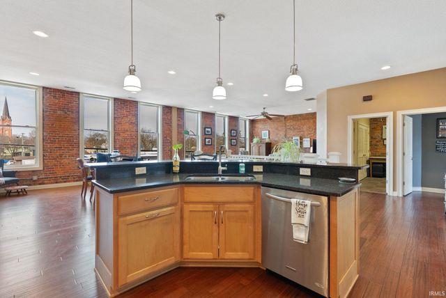 1113 Broadway, Fort Wayne, IN 46802