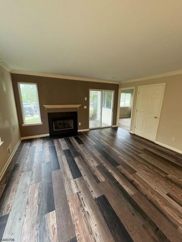 122 Falcon Ridge Way 2, Hamburg Boro, NJ 07419