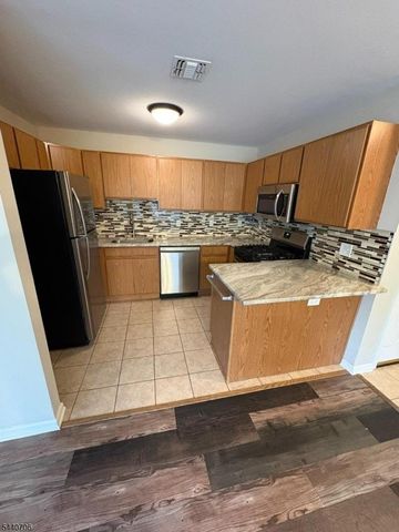 122 Falcon Ridge Way 2, Hamburg Boro, NJ 07419