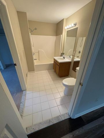122 Falcon Ridge Way 2, Hamburg Boro, NJ 07419