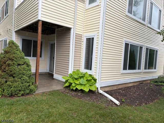 122 Falcon Ridge Way 2, Hamburg Boro, NJ 07419