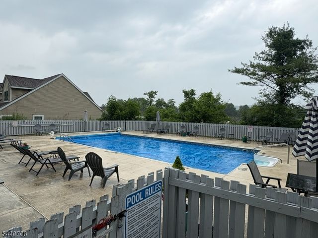 122 Falcon Ridge Way 2, Hamburg Boro, NJ 07419