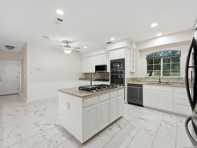 1804 Winding Vw, San Antonio, TX 78260