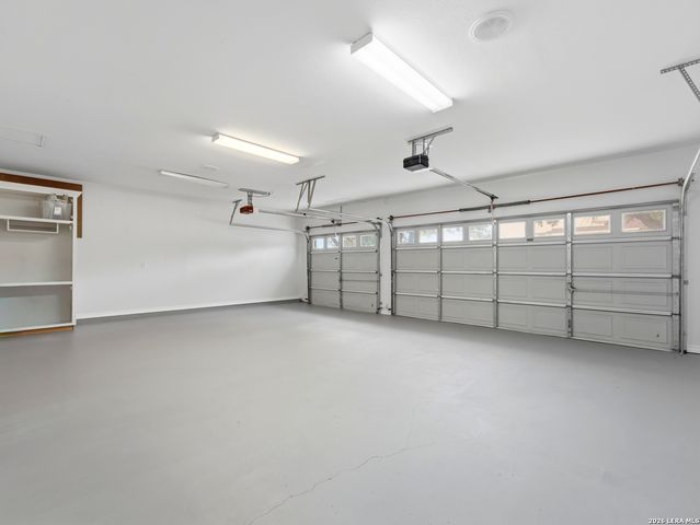 1804 Winding Vw, San Antonio, TX 78260