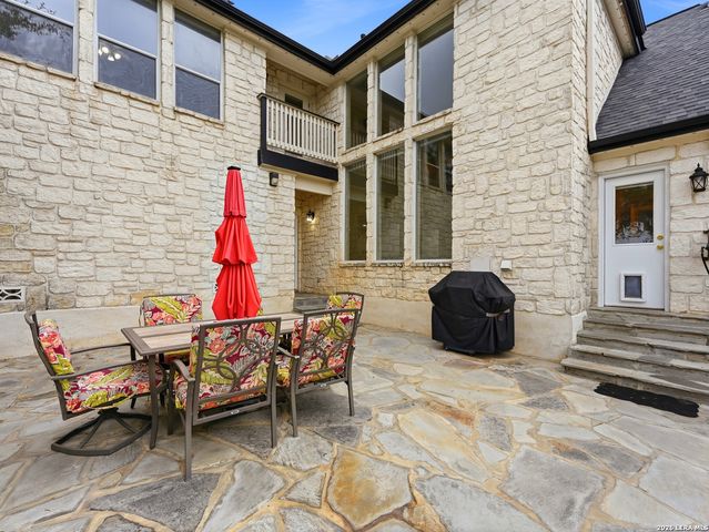 1804 Winding Vw, San Antonio, TX 78260