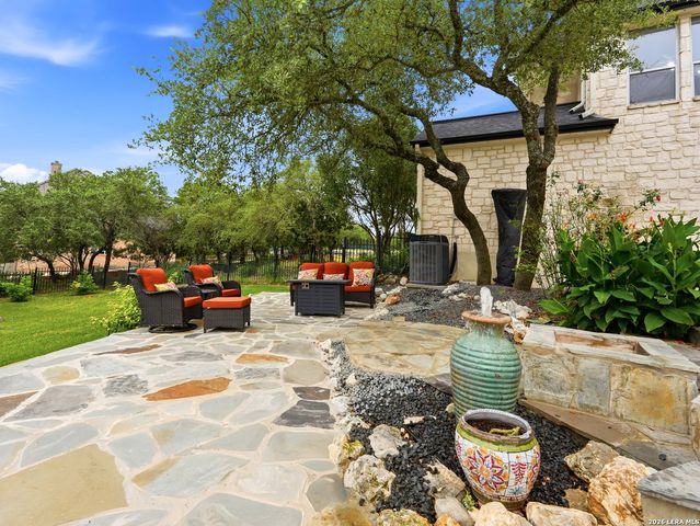 1804 Winding Vw, San Antonio, TX 78260
