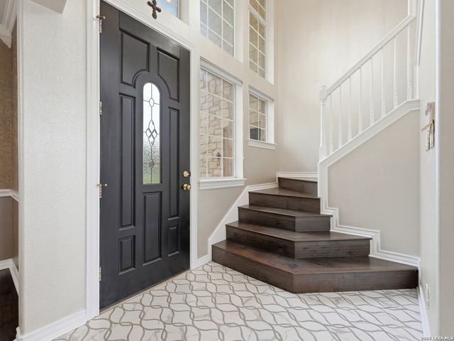 1804 Winding Vw, San Antonio, TX 78260