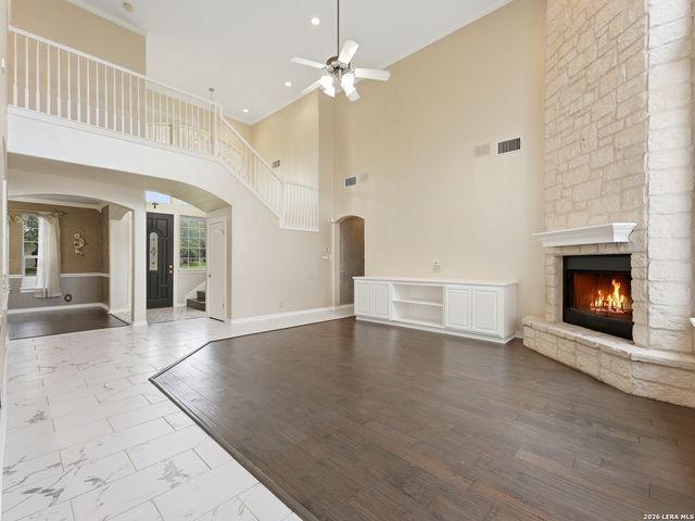 1804 Winding Vw, San Antonio, TX 78260