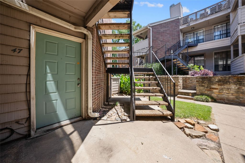8545 Midpark Road 47, Dallas, TX 75240