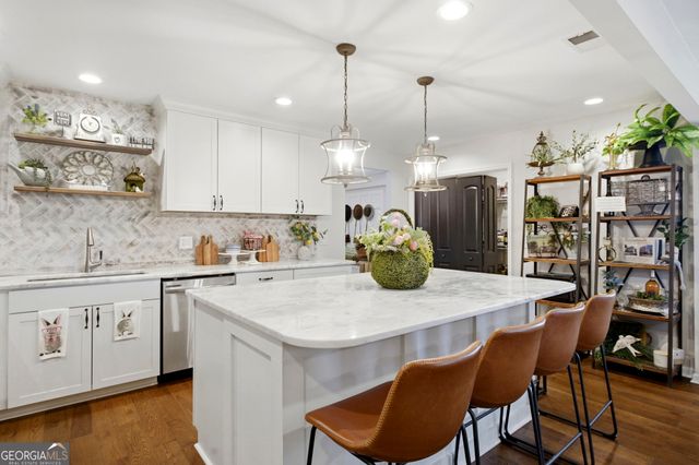 521 Atkinson Avenue, Savannah, GA 31404