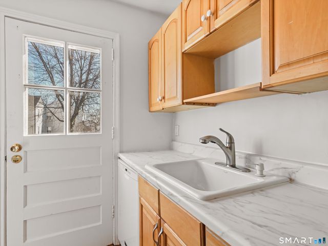 214 Sylvan Knoll Road 214, Stamford, CT 06902