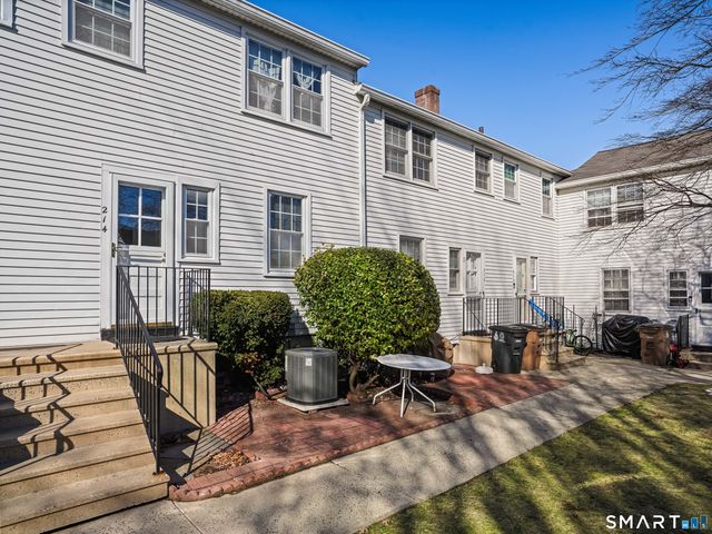 214 Sylvan Knoll Road 214, Stamford, CT 06902