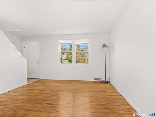 214 Sylvan Knoll Road 214, Stamford, CT 06902