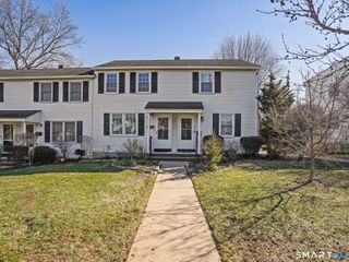 214 Sylvan Knoll Road 214, Stamford, CT 06902