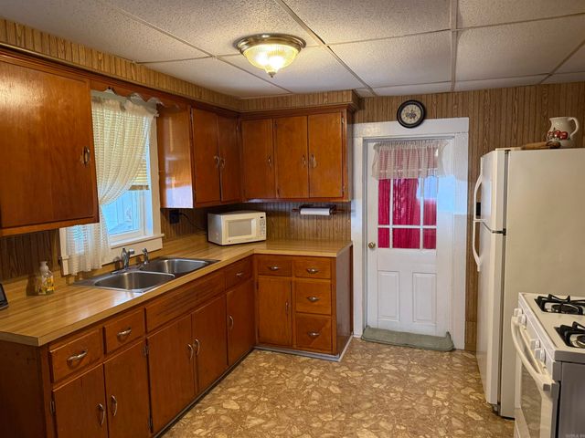 215 First Street, Greenway, AR 72430