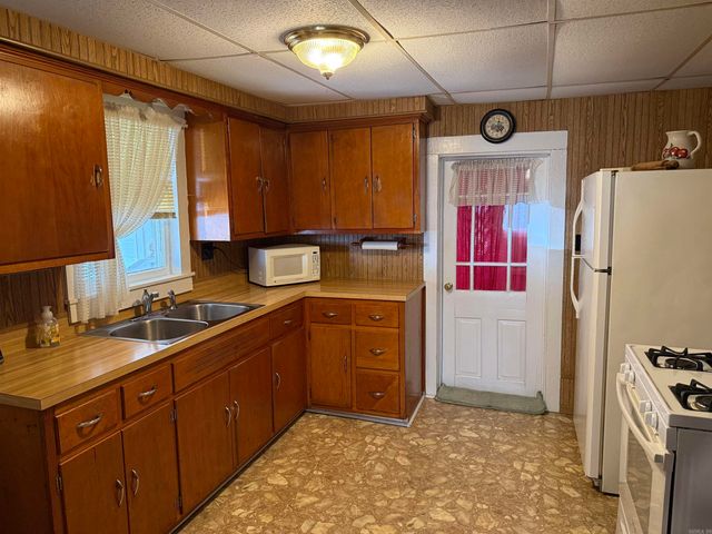 215 First Street, Greenway, AR 72430