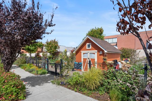 5800 3rd Street 1111, San Francisco, CA 94124
