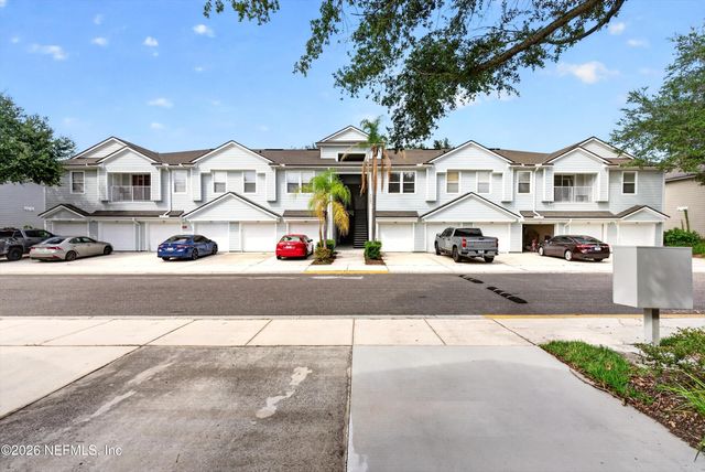7047 DEER LODGE Circle 106, Jacksonville, FL 32256