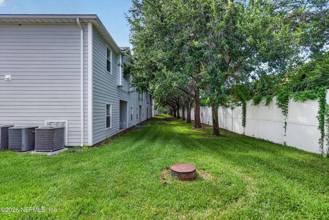 7047 DEER LODGE Circle 106, Jacksonville, FL 32256