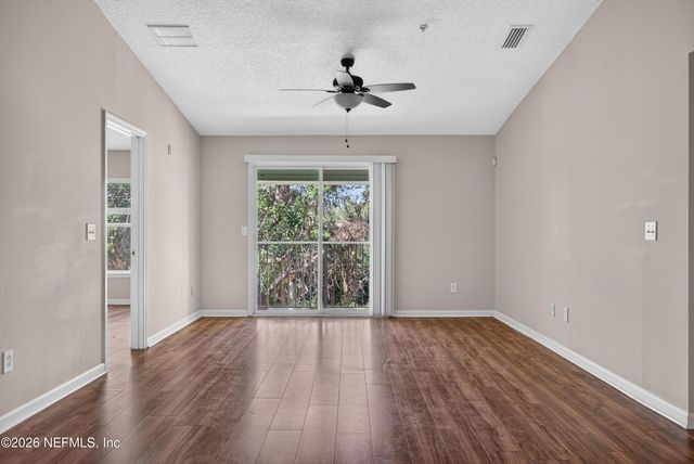 7047 DEER LODGE Circle 106, Jacksonville, FL 32256