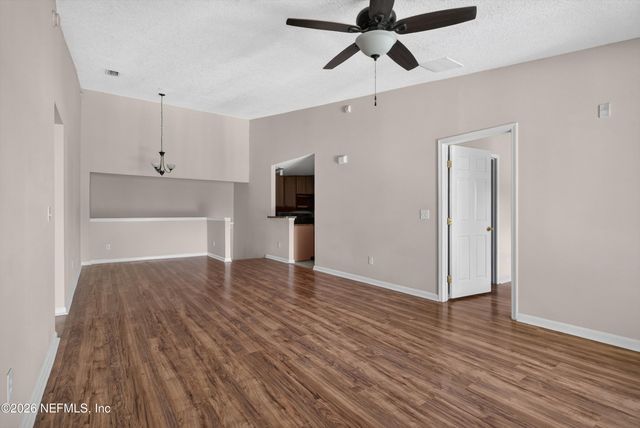7047 DEER LODGE Circle 106, Jacksonville, FL 32256