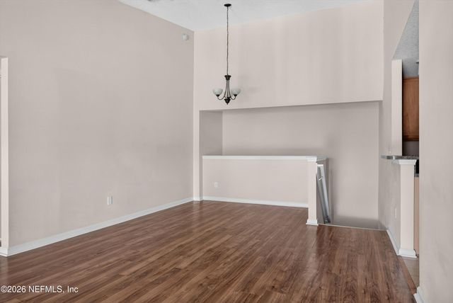 7047 DEER LODGE Circle 106, Jacksonville, FL 32256