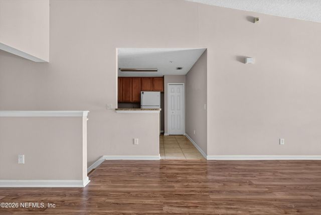 7047 DEER LODGE Circle 106, Jacksonville, FL 32256