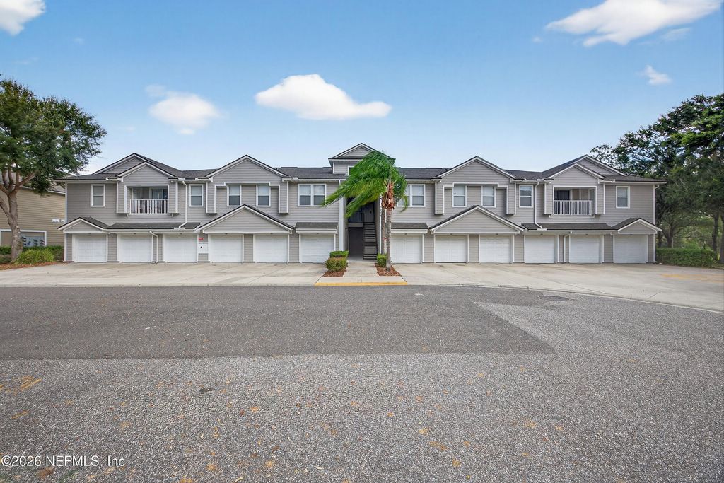 7047 DEER LODGE Circle 106, Jacksonville, FL 32256
