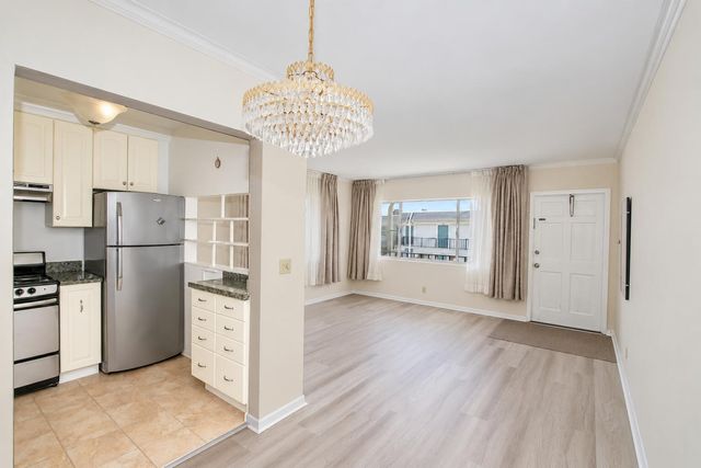3240 Lake Osborne Drive 208, Lake Worth Beach, FL 33461