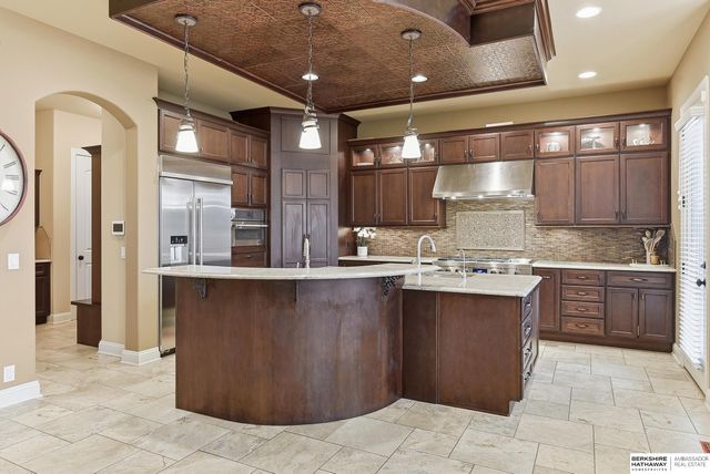 1206 S 199th Street, Omaha, NE 68130