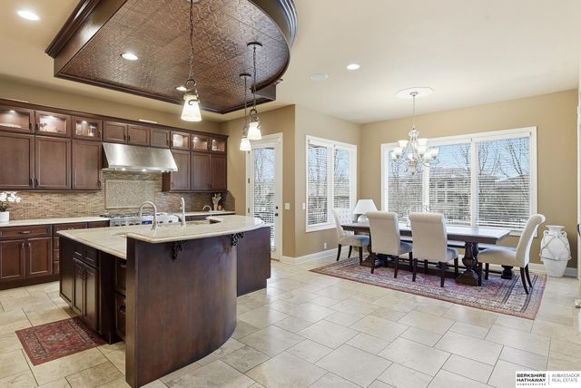 1206 S 199th Street, Omaha, NE 68130