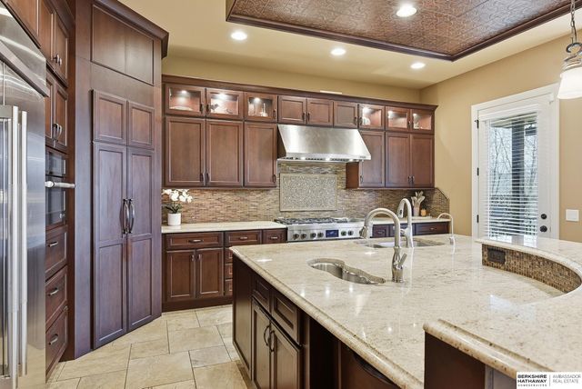 1206 S 199th Street, Omaha, NE 68130