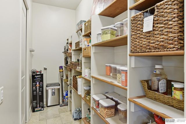 1206 S 199th Street, Omaha, NE 68130