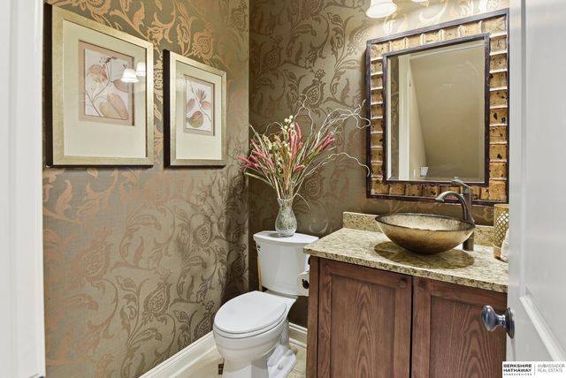 1206 S 199th Street, Omaha, NE 68130