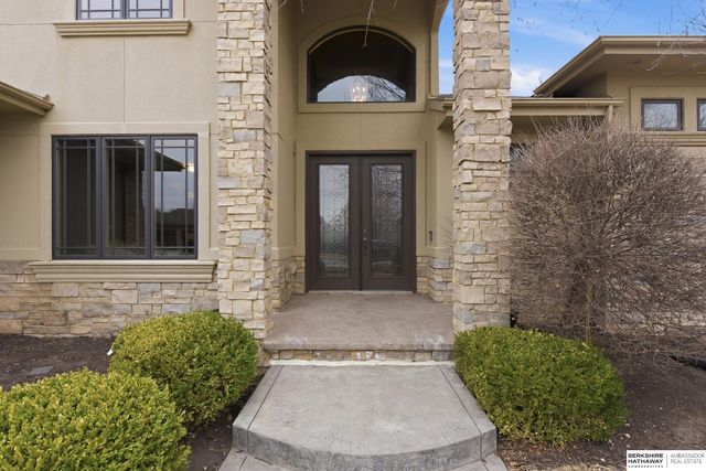 1206 S 199th Street, Omaha, NE 68130