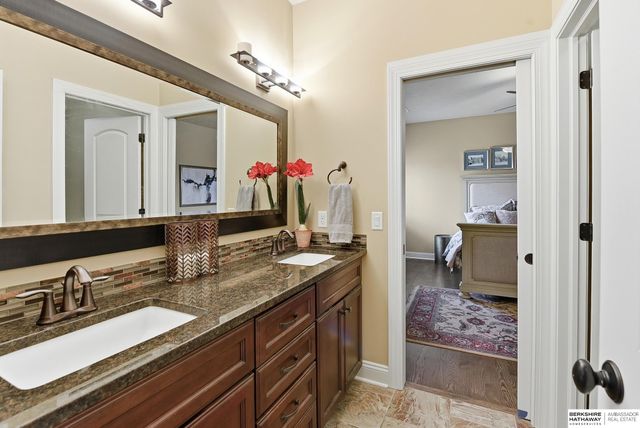 1206 S 199th Street, Omaha, NE 68130