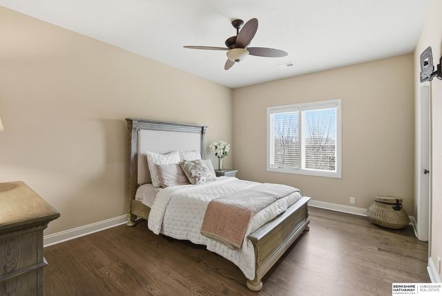 1206 S 199th Street, Omaha, NE 68130