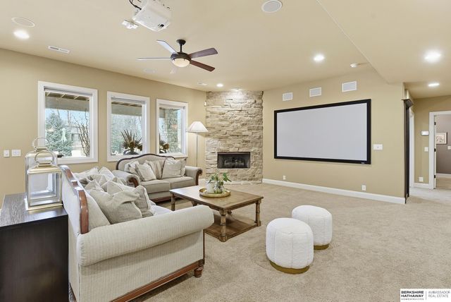 1206 S 199th Street, Omaha, NE 68130