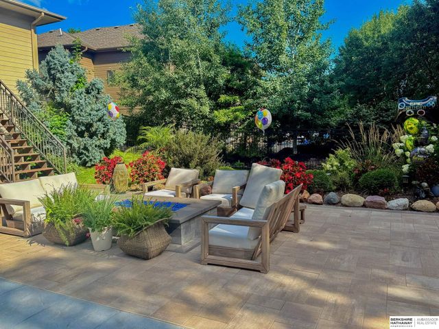 1206 S 199th Street, Omaha, NE 68130