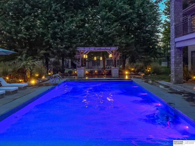 1206 S 199th Street, Omaha, NE 68130