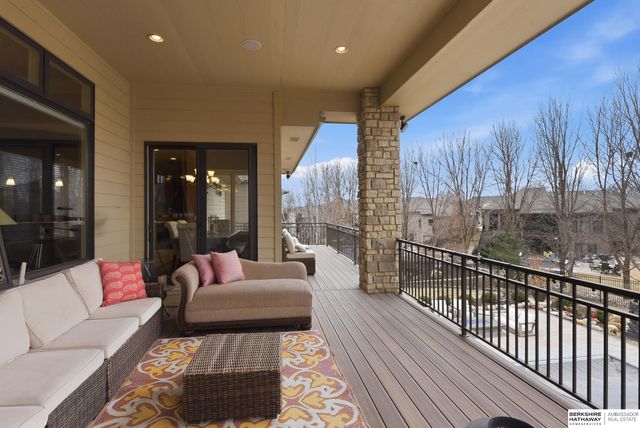 1206 S 199th Street, Omaha, NE 68130