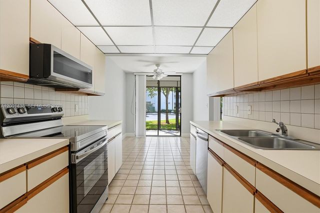 1410 Sheridan St 8I, Hollywood, FL 33020