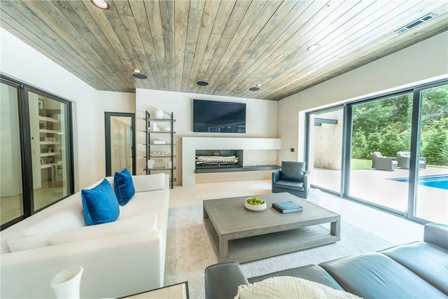 4567 Jean Lane, Fayetteville, AR 72704