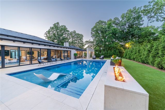 4567 Jean Lane, Fayetteville, AR 72704