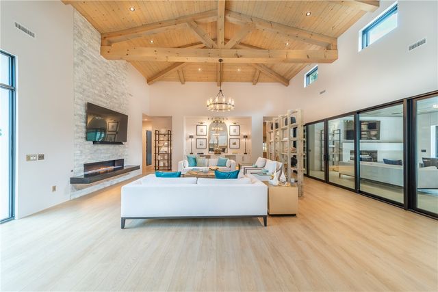 4567 Jean Lane, Fayetteville, AR 72704