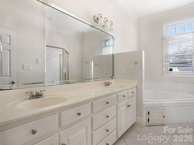 1105 Randolph Oaks Court, Charlotte, NC 28211