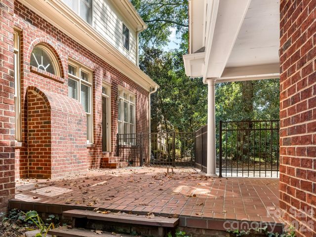 1105 Randolph Oaks Court, Charlotte, NC 28211