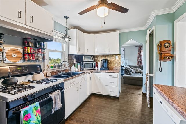 2002 Vermont Ave, West Mifflin, PA 15122