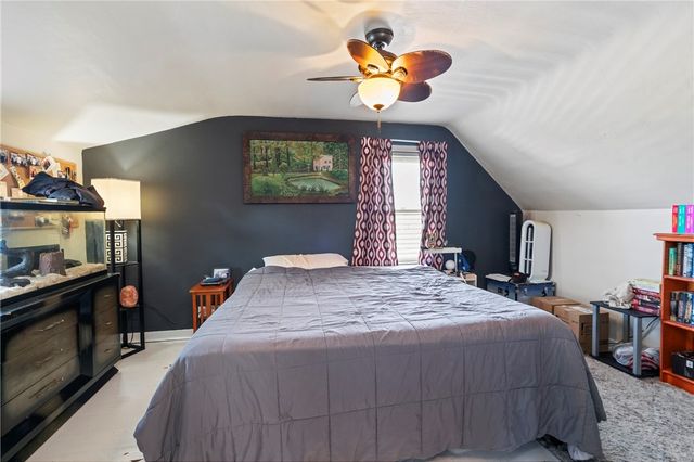 2002 Vermont Ave, West Mifflin, PA 15122