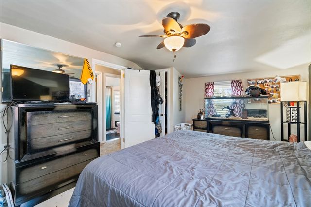 2002 Vermont Ave, West Mifflin, PA 15122